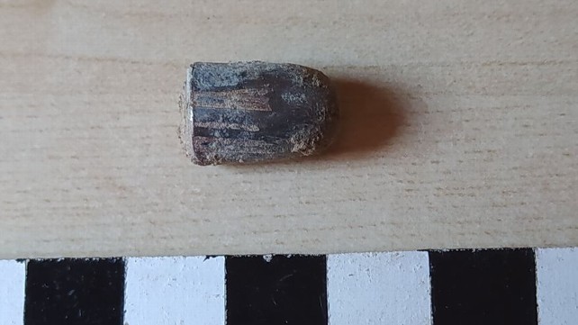 Una de las balas que se han encontrado en la excavación. ARMH Valladolid